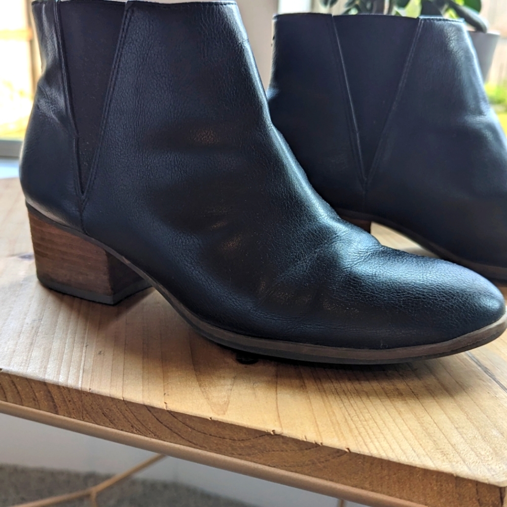 Dr. Scholls black ankle boots women's size 8